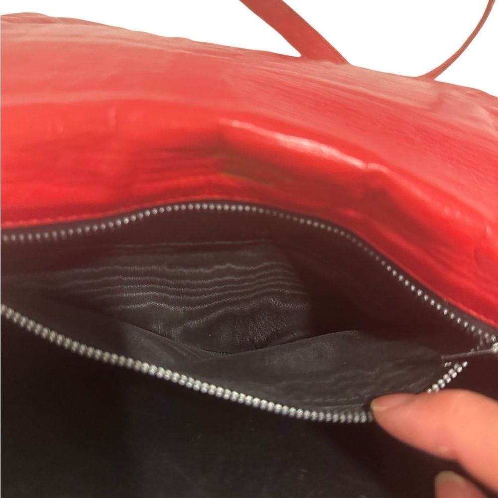 Gucci red leather gold hardware logo crossbody bag - Picture 7 of 14